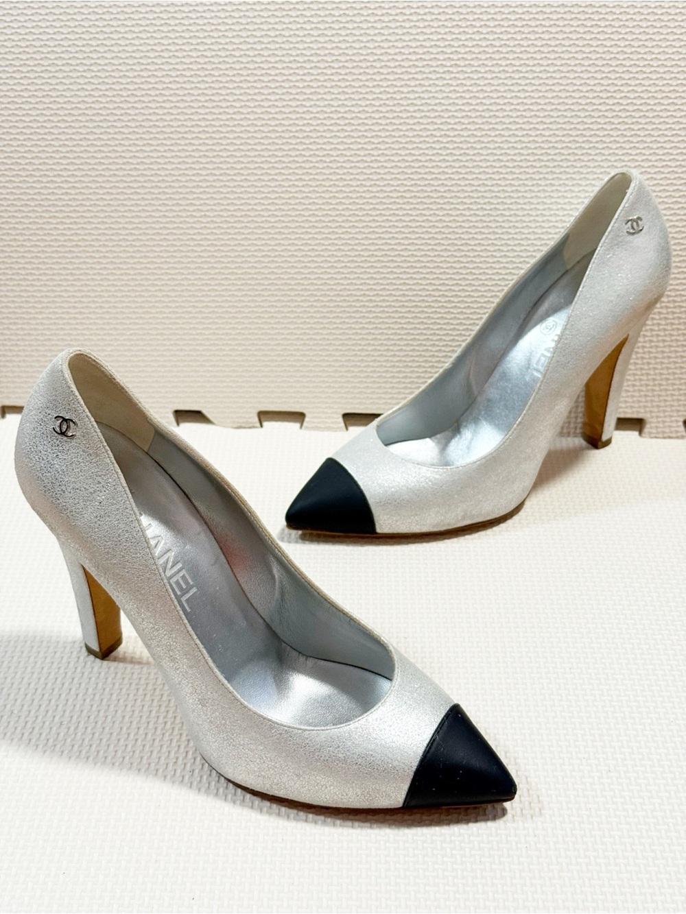 Chanel Silver Metallic Leather Black Cap-Toe Pumps Heels EU 38.5